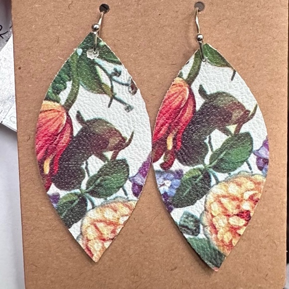 Floral leaf earrings handmade vinyl - Picture 4 of 4